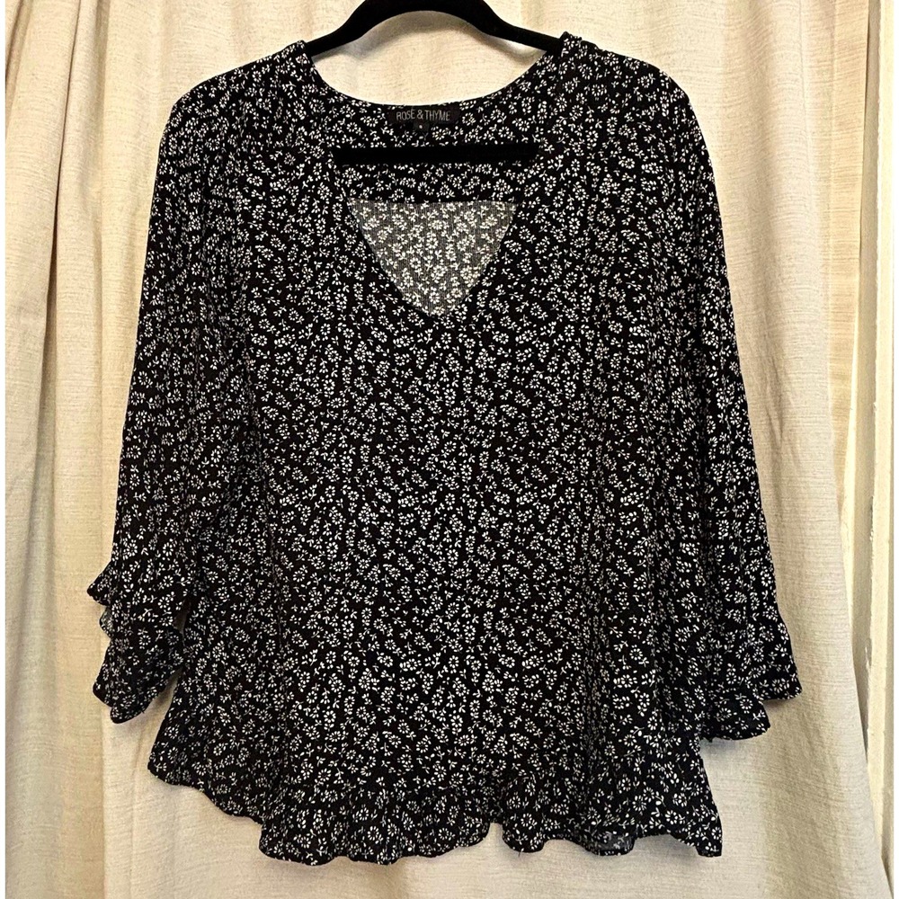 Rose & Thyme Black & White Floral V-Neck 3/4 Sleeve Ruffle Blouse, S
